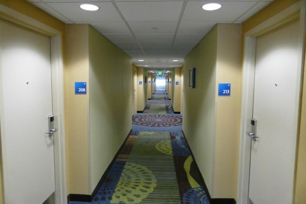 Holiday Express By Ihg Hotel 2*
